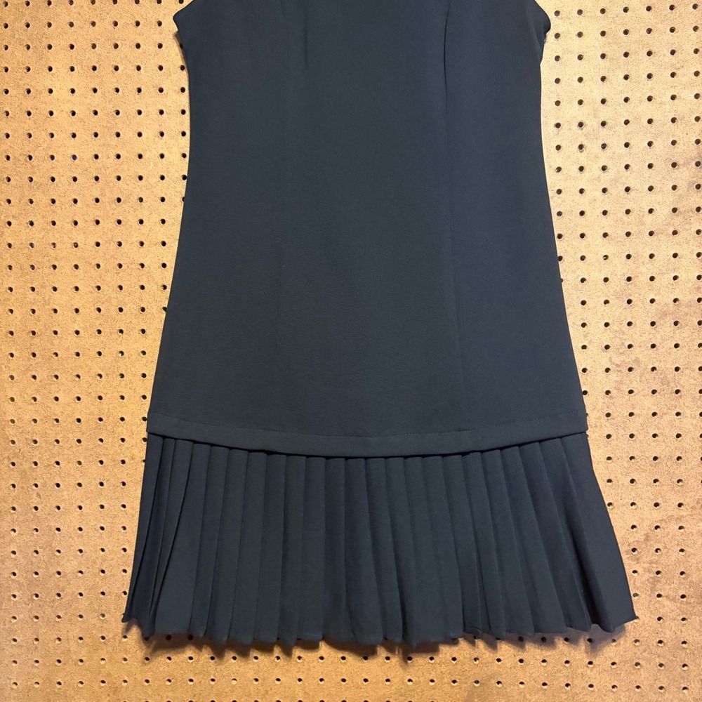 Karl Lagerfeld Paris Shift Dress 8 Black Pleated Hem Button Shoulder LBD Mod - Picture 4 of 6
